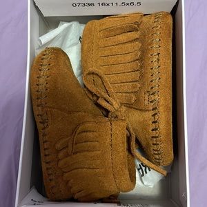 Minnetonka moccasin 1c